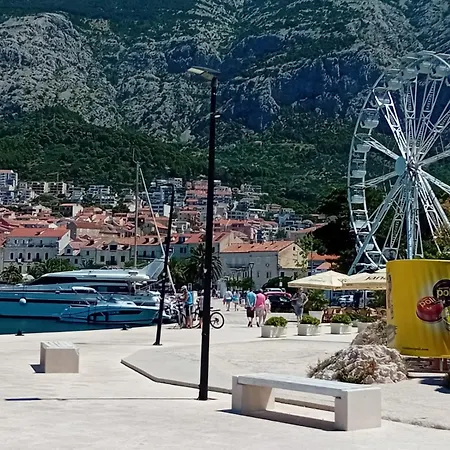 Jarak Near Makarska