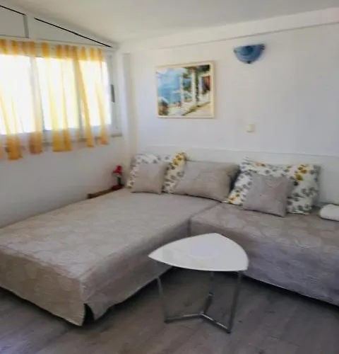 Апартаменти Jarak Near