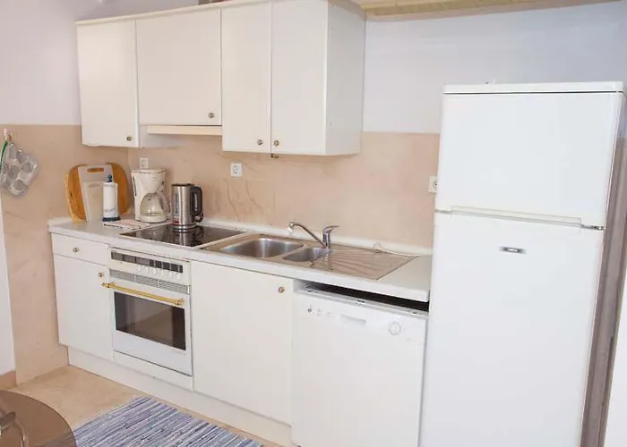 Jarak Near Апартаменти